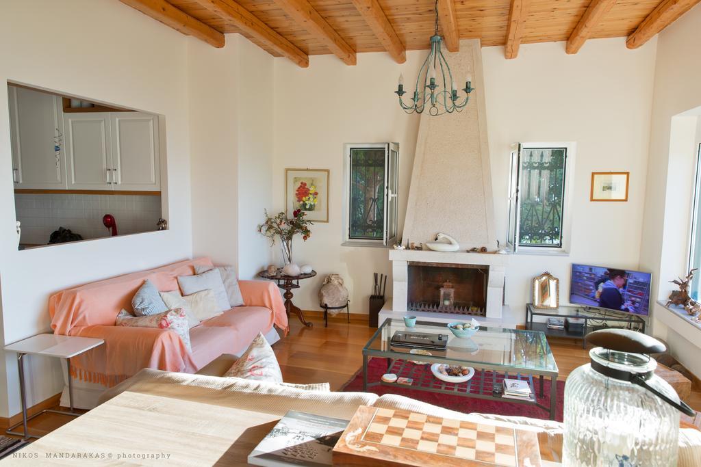 Villa Mos Καλαμάτα Εξωτερικό φωτογραφία